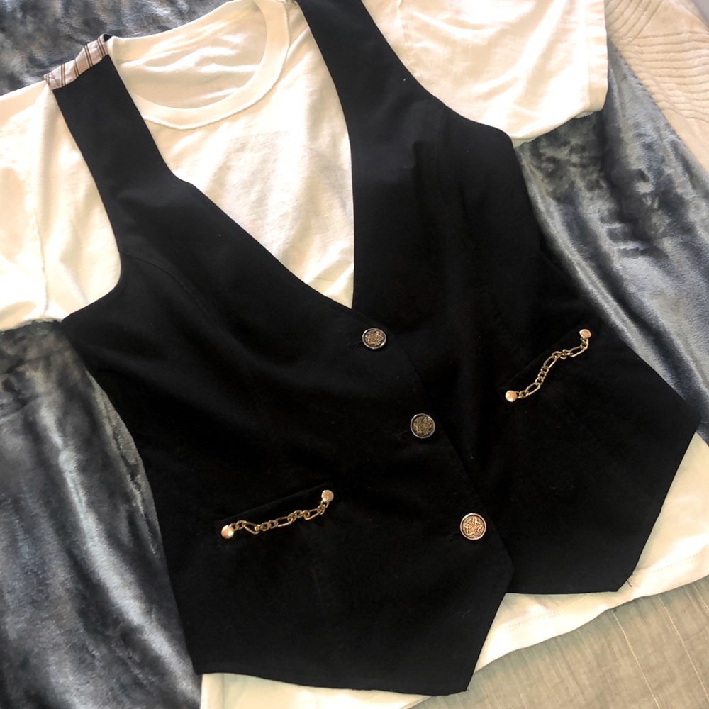 Dress up Guess brand vest. EUC.